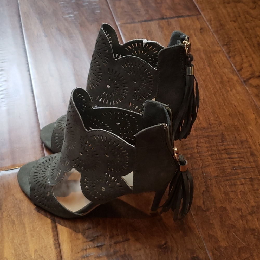 Sandal - Picture 2 of 3